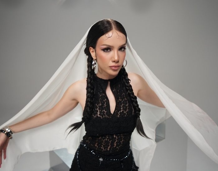 Dila Uzun “Döne Döne”