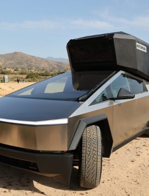 Tesla Cybertruck’ın ilk karavanı Bitcoin ile satışa çıktı