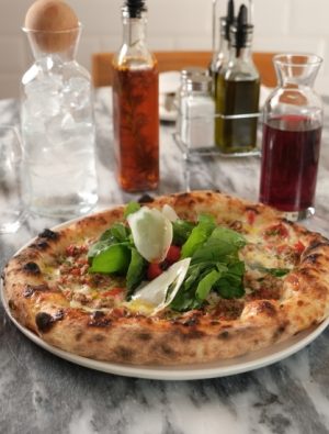 Limon kabuk dokunuşlu pizza