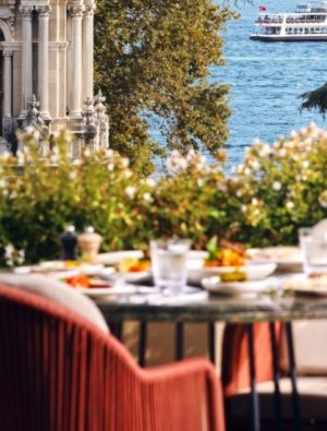 Gün batımına karşı lezzet tadımı