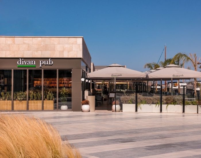 Divan Pub şimdi de Ayvalık Setur Marina’da