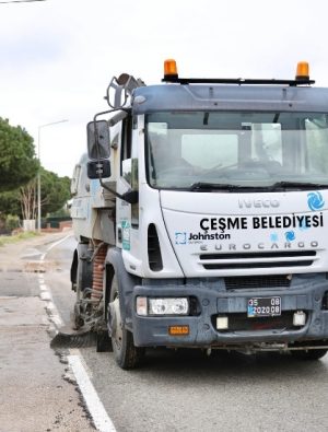 Çeşme’de yaz temizliği ve ilaçlama seferberliği 24 saat kesintisiz devam ediyor