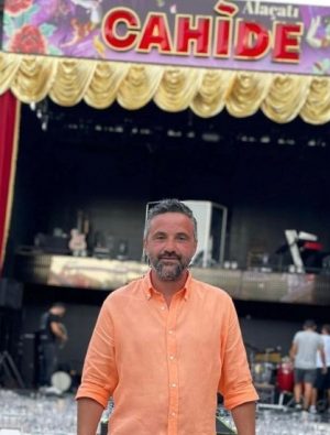 Cahide Alaçatı’da eğlence tüm hızla devam ediyor