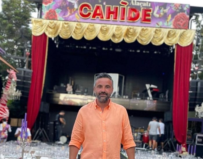 Cahide Alaçatı’da eğlence tüm hızla devam ediyor