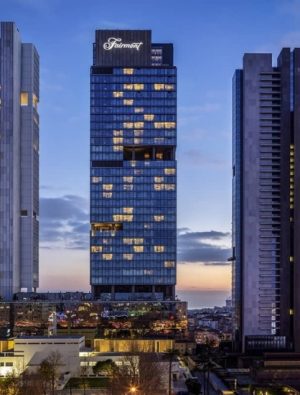 Fairmont Otel el değiştirdi