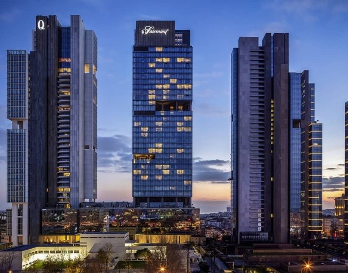 Fairmont Otel el değiştirdi
