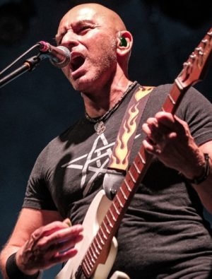 Demir Demirkan “Çok Güzelsin”