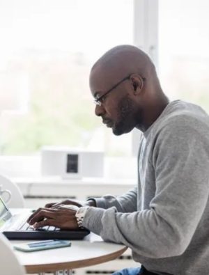 Ofis yaşamının sessiz tehditleri: El ve kol ağrıları!