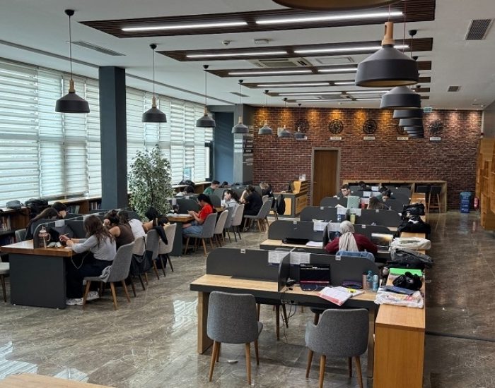 Kâğıthane’de Gençler Millet Kıraathanelerinde Sınavlara Hazırlanıyor