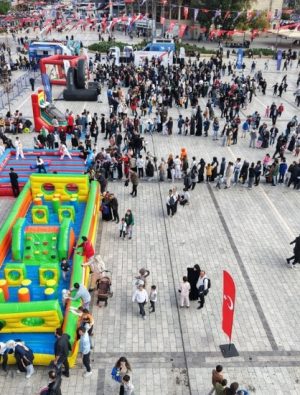 Bağcılar’da Gençlik ve Spor Festivali Renkli Görüntülere Sahne Oldu