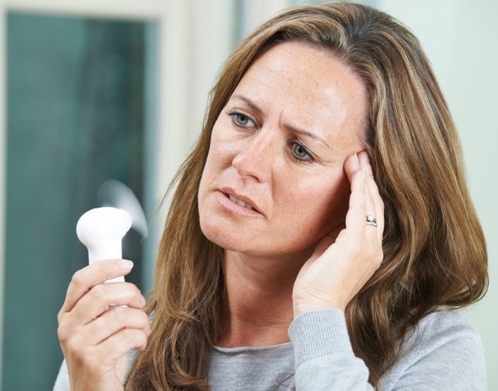 Hormonların altüst olduğu menopozda ne yapmalı?