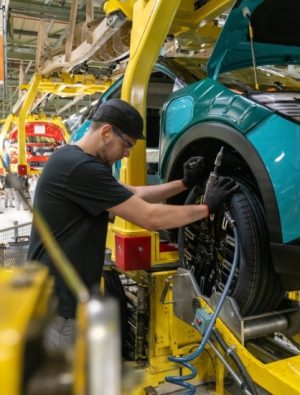 622 km Menzilli Yeni LEAF Üretimde: Nissan’dan elektrikli dönüşüm hamlesi