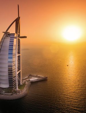 Dubai’de Sevgililer Günü: Çölde, Denizde ve Gökyüzünde Aşk