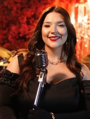 Tuğçe Kandemir’den Akustik Seri: “Kara Gözlüm”