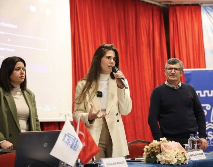 Çeşme Belediyesi’nden Üreticiye Dijital Tezgâh Desteği