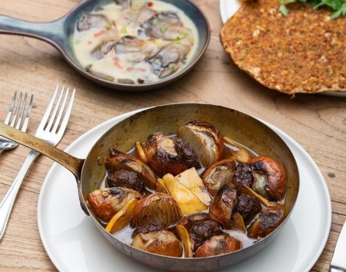 Tere’de Şubat Ateşi: Soğan Kebabı ve Ayvalı Lahmacun