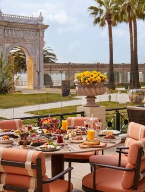 Çırağan Sarayı’nda Anneler Günü Brunch Keyfi
