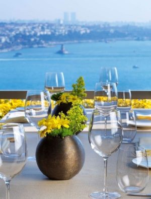Boğaz Manzarasında Rafine Gastronomi Deneyimi