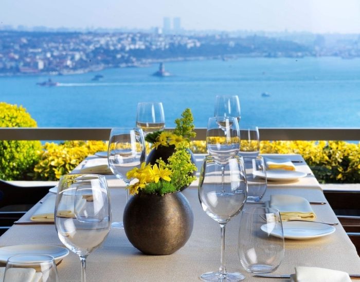 Boğaz Manzarasında Rafine Gastronomi Deneyimi