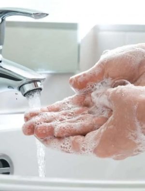 Aşırı El Yıkama Ciltte Enfeksiyon Riskini Artırıyor