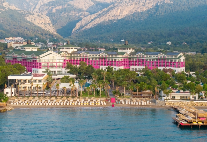 FashionTV Luxe Resort’te Bayram Tatiline Moda Dokunuşu