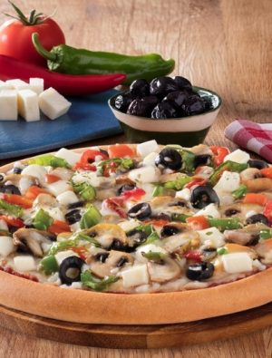 Ege Mutfağından İlhamla Hazırlanan Gurme Pizza