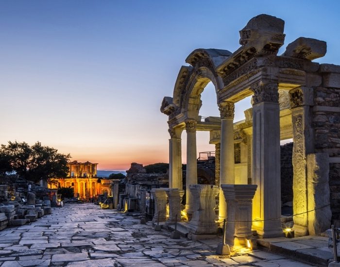 Ege ve Akdeniz’de Tarihi Mekânlar Gece Işıklarıyla Keşfediliyor