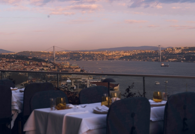 Boğaz Manzarasında Rafine Lezzetler