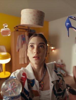 IKEA'nın Yeni Kampanyasında Evdeki Kalabalık Ekrana Taşındı