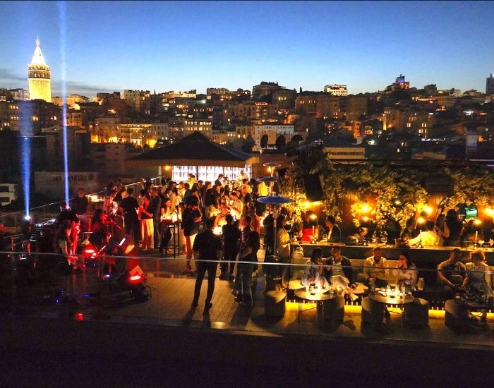 Sky Karaköy, Ekim Ayında Konsept Geceler ve DJ Performanslarına Ev Sahipliği Yapıyor