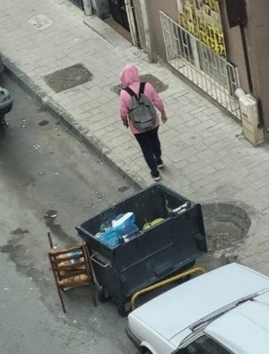 Kurtuluş'ta Park ve Kaldırım İşgali İsyanı: Vatandaş Çözüm Bekliyor