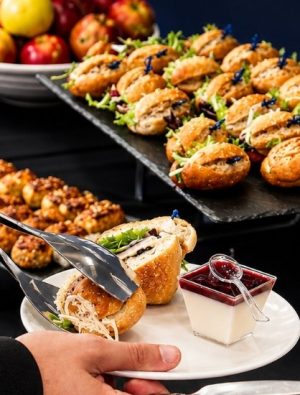 Kurumsal Yemek Operasyonlarında Yerinde Üretim ve Catering Modeli Öne Çıkıyor