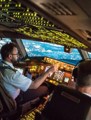 Uzun Uçuşlarda Pilotlar Nasıl Dinleniyor?