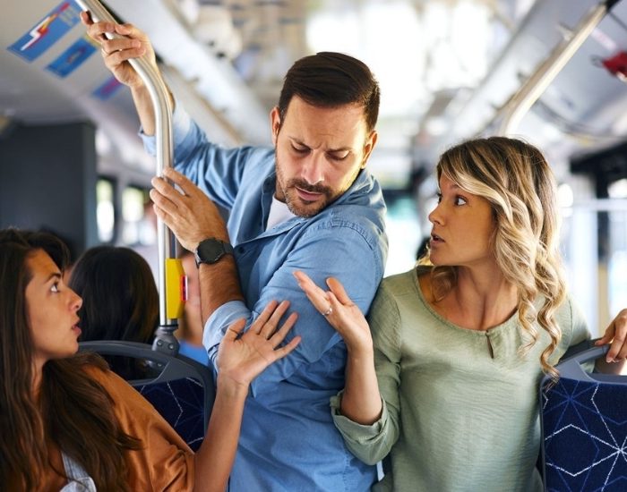 Uçakta En Sık Yapılan Görgü Hataları